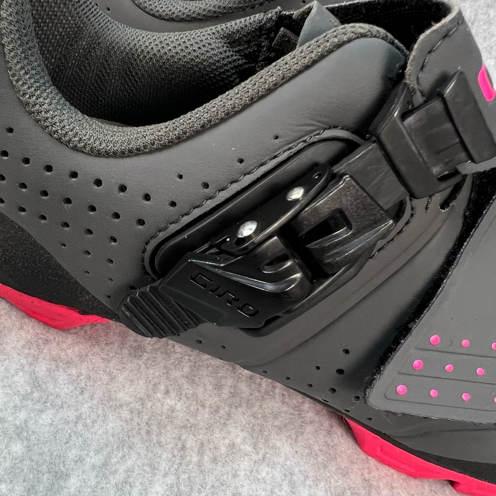Giro Manta Biking Cycling Shoes Clipless SPD Grey Pink Cleats Women US 8.5 EU 40 - Picture 5 of 16